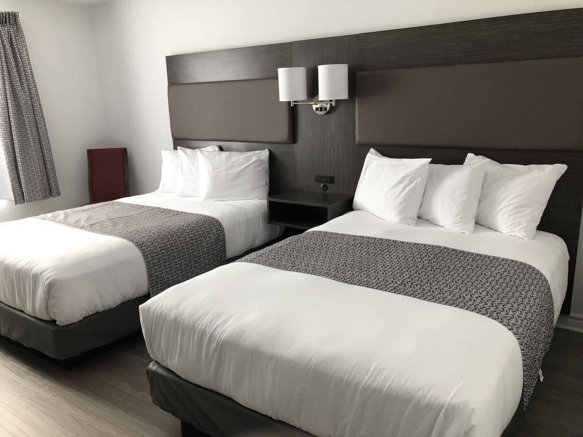 Travelodge By Wyndham Rigaud Εξωτερικό φωτογραφία