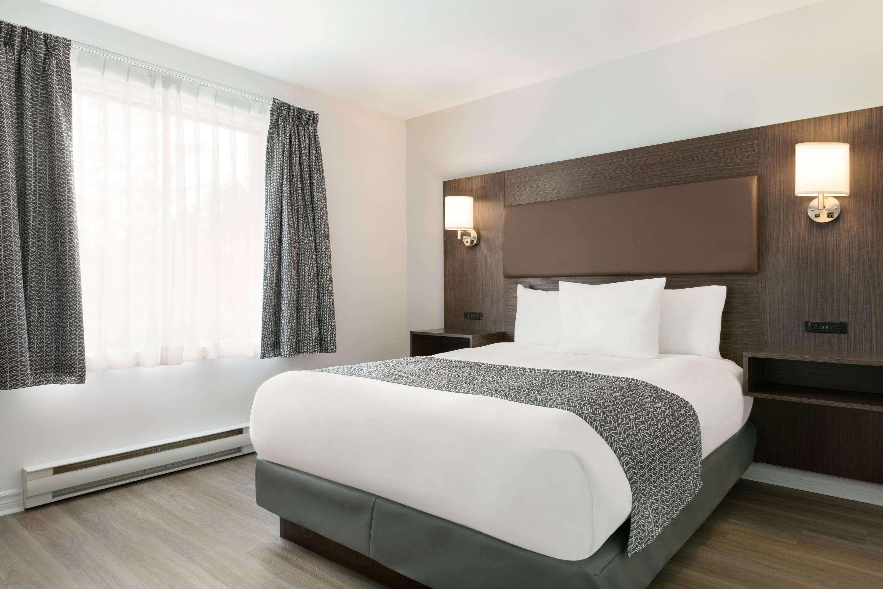 Travelodge By Wyndham Rigaud Εξωτερικό φωτογραφία