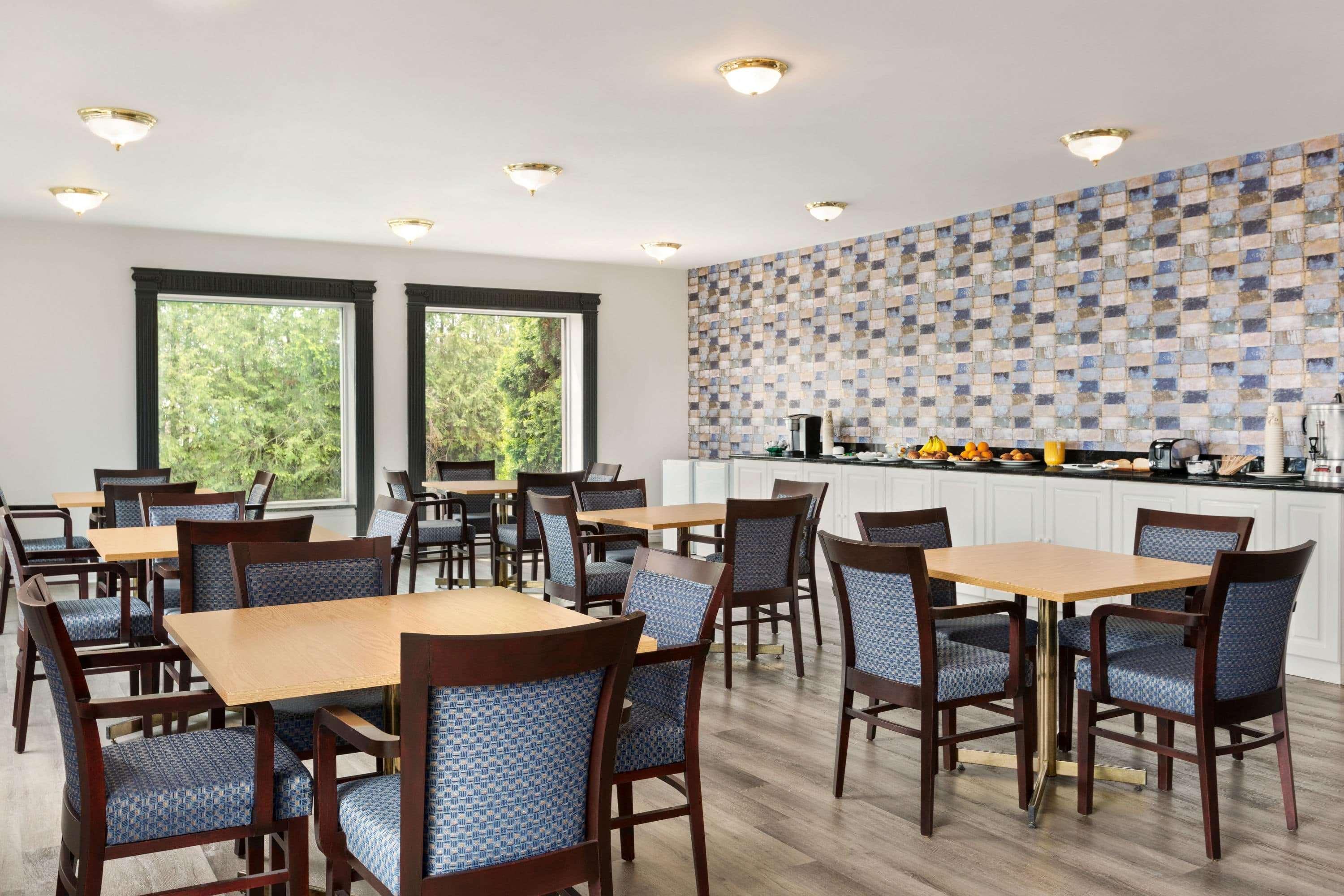 Travelodge By Wyndham Rigaud Εξωτερικό φωτογραφία